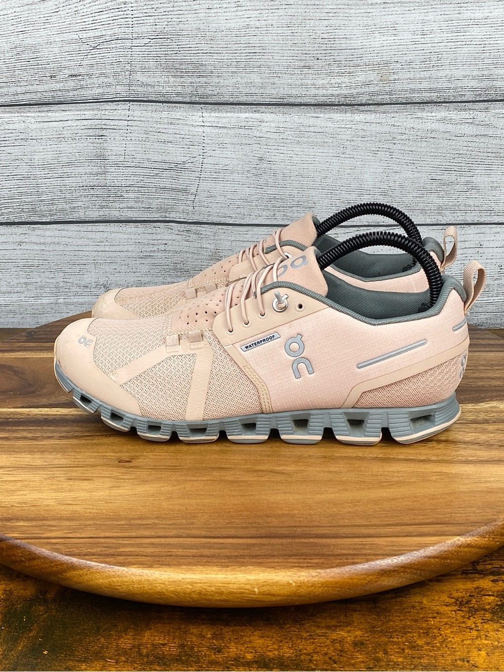 ON Running Cloud Waterproof Rose Pink Lunar Grey Shoes Women’s Size 8